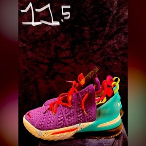 LBJ KING JAMES MENS BASKETBALL SHOE 11.5
